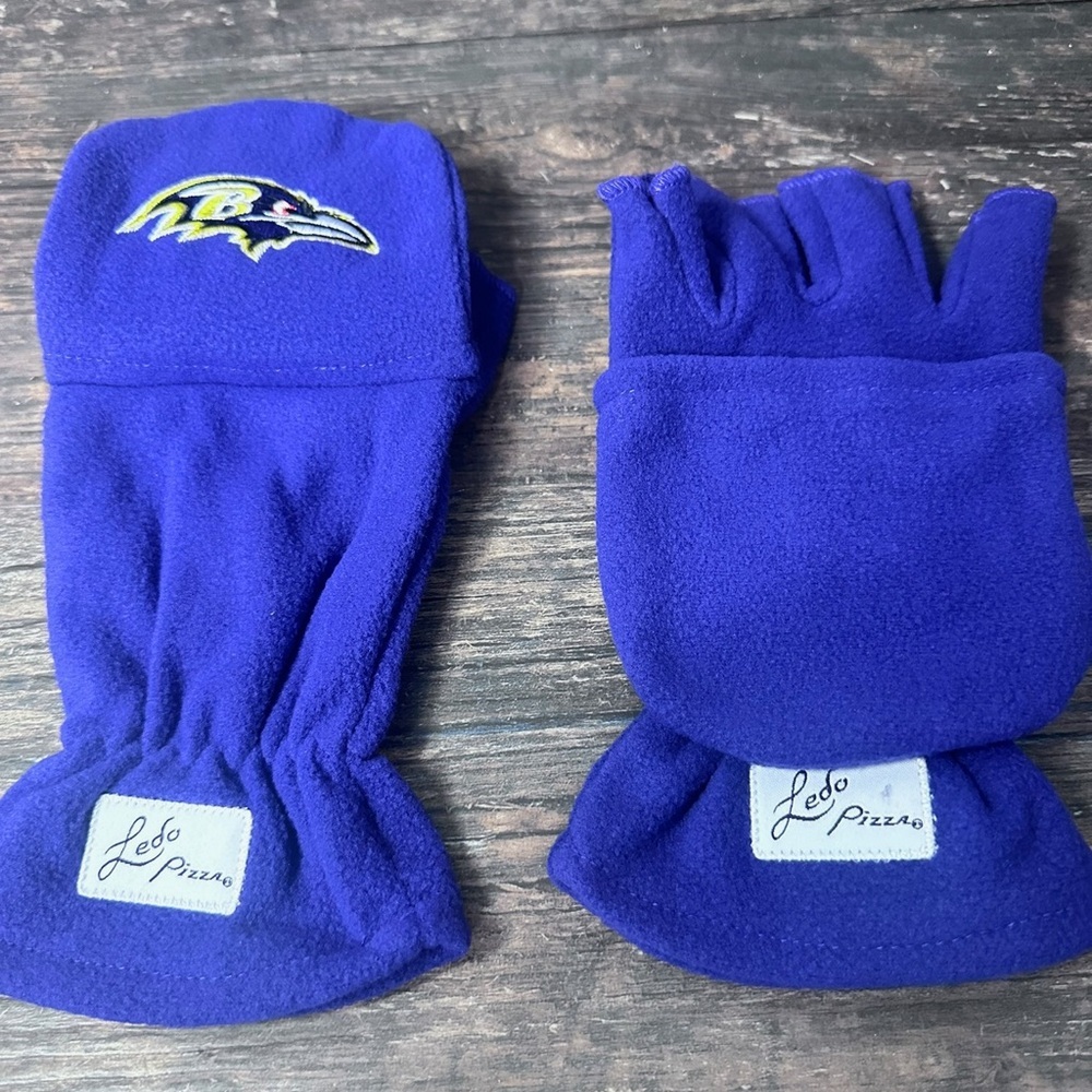 Ledo Pizza Baltimore Ravens Women’s Purple Fleece‎ Gloves Fingerless Mittens